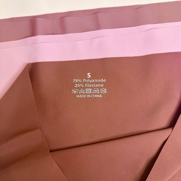 6 Pairs of Seamless No-show Bikini Underwear - Size Small - Picture 3 of 5